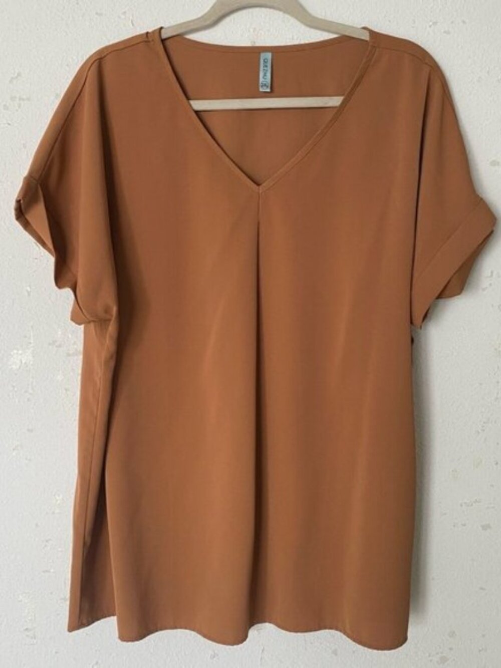 TAN SHORT SLEEVE V NECK TOP 2XL